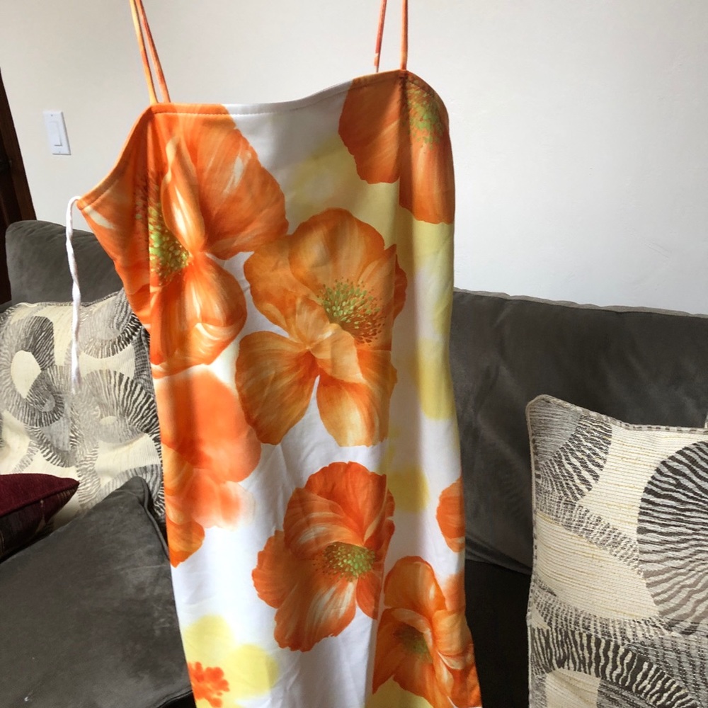 Dress - Picture 2 of 4